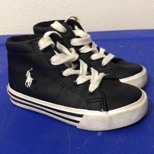 Boys shoes